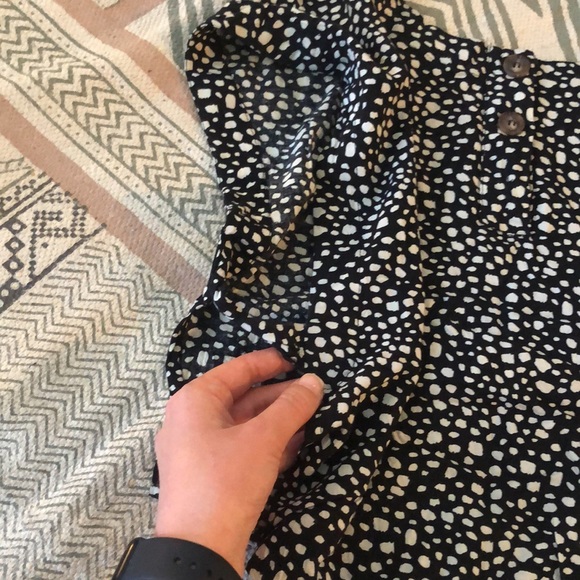 Black top - Picture 3 of 4